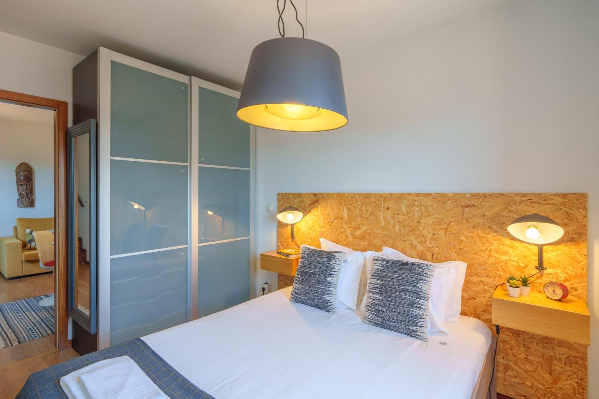 Shining View Apartments *